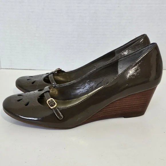 Steve Madden Parlez Mary Jane Wedge Heels - Picture 2 of 9